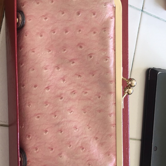 Guess pink Wallet - Picture 2 of 5